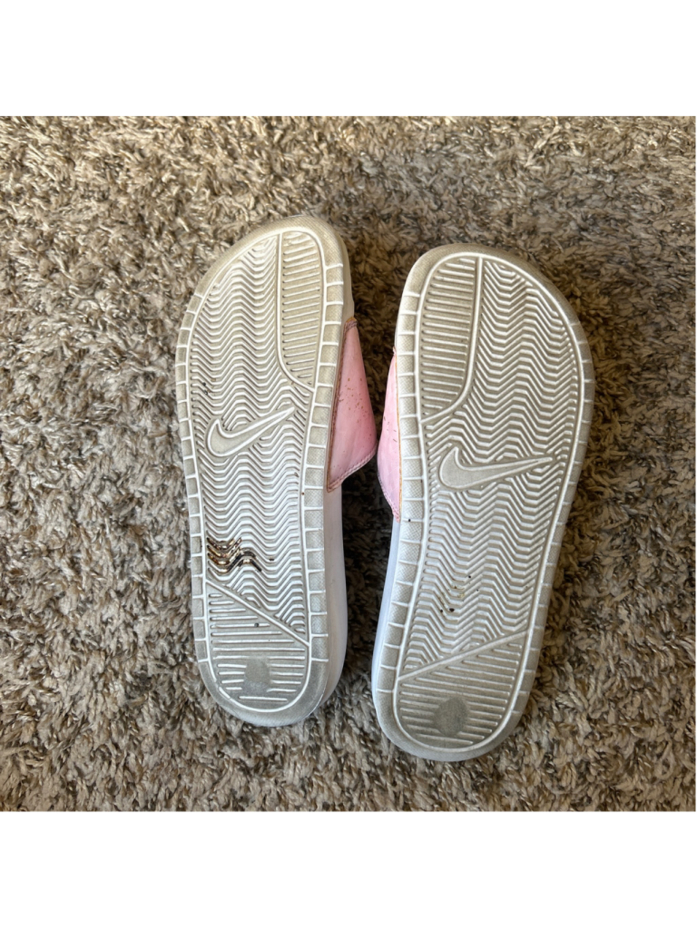 Women’s Nike White, Pink and Gold Slides - Size 7 - Picture 6 of 6